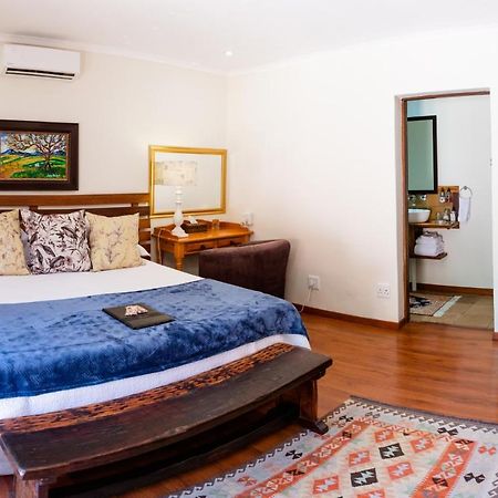 37 On Charles Hotel Pretoria-Noord Eksteriør billede